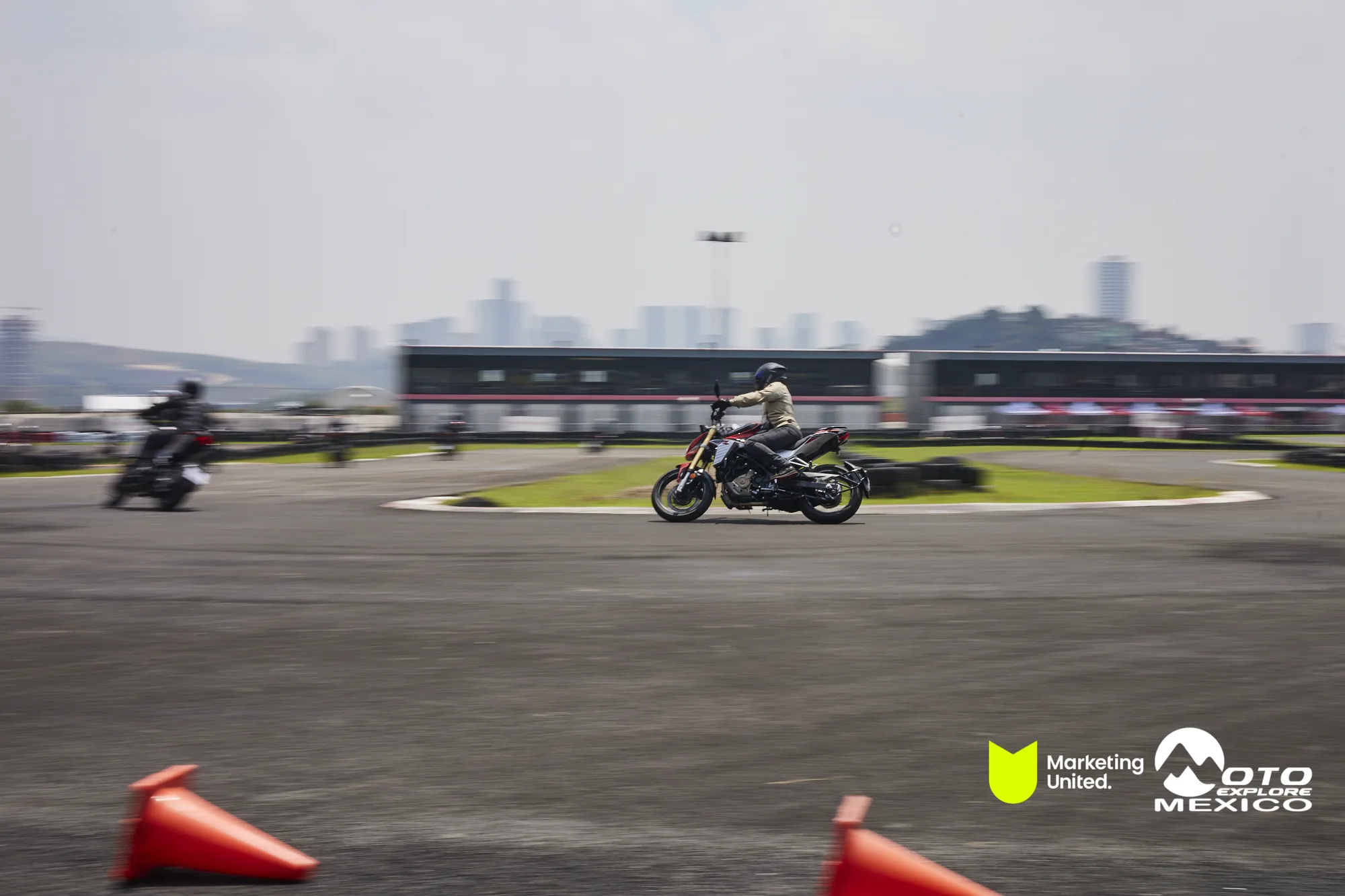 HUNK TRACKDAY 305